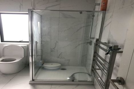 Photo of property in 98 Cardiff Road, Pakuranga, Auckland, 2010