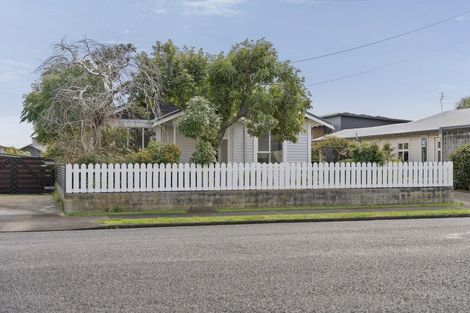 Photo of property in 9 Princes Street, Fitzroy, New Plymouth, 4312