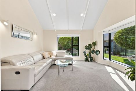 Photo of property in 52 Anglesea Avenue, Parklands, Christchurch, 8083
