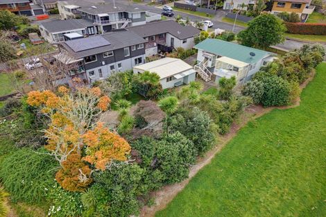Photo of property in 11 Albatross Road, Red Beach, 0932