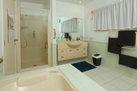 Photo of property in 5 Taitua Drive, Te Atatu South, Auckland, 0610