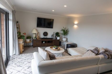 Photo of property in 115 Rototuna Road, Rototuna, Hamilton, 3210