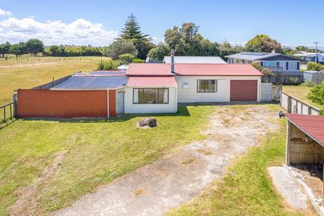 Photo of property in 16 Waitai Street, Castlecliff, Whanganui, 4501