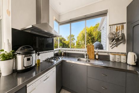 Photo of property in 4 Lyons Crescent, Strathmore Park, Wellington, 6022