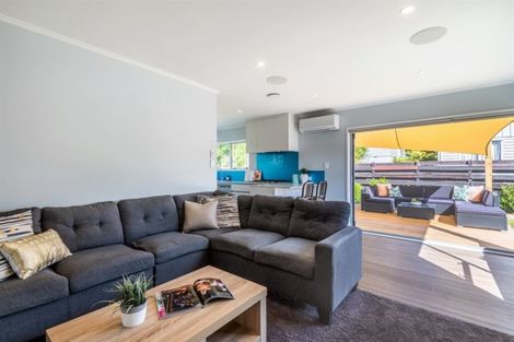 Photo of property in 2/85 Eskdale Road, Birkdale, Auckland, 0626