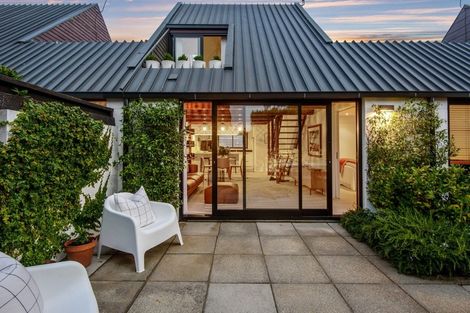 Photo of property in 16 Office Road, Merivale, Christchurch, 8014