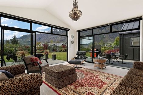 Photo of property in 2 Caithness Court, Jacks Point, Queenstown, 9371