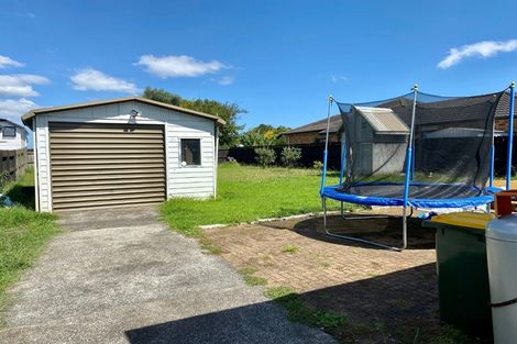 Photo of property in 25 Arimu Road, Papakura, 2110