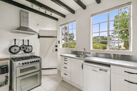 Photo of property in 42 Nicholson Road, Khandallah, Wellington, 6035