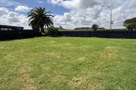 Photo of property in 2 Channel View Road, Clarks Beach, Pukekohe, 2679