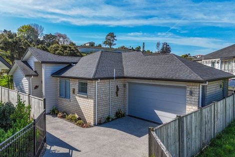 Photo of property in 8 Pheasant Close, Stanmore Bay, Whangaparaoa, 0932