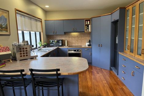 Photo of property in 39 Abby Road, Fitzherbert, Palmerston North, 4410