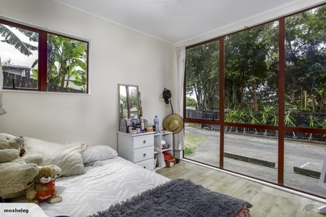 Photo of property in 24 Glenfinn Place, Massey, Auckland, 0614