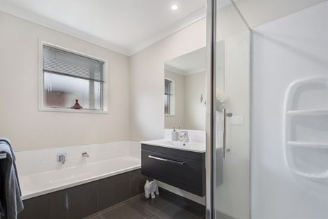 Photo of property in 2 Damien Place, Ohauiti, Tauranga, 3112