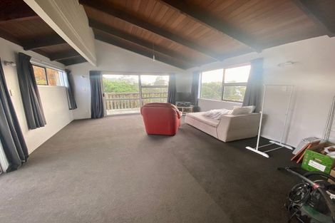Photo of property in 31 Crocombe Crescent, Beach Haven, Auckland, 0626