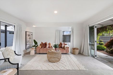 Photo of property in 7 Kelvin Place, Kelvin Heights, Queenstown, 9300