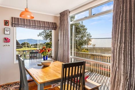 Photo of property in 16 Frances Street, Waikanae Beach, Waikanae, 5036