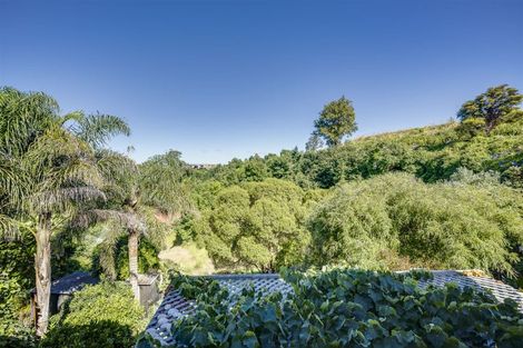 Photo of property in 1 Lawrence Road, Hospital Hill, Napier, 4110