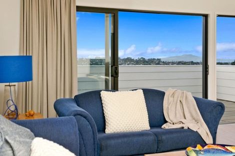 Photo of property in 59a Sunset Road, Totara Vale, Auckland, 0632