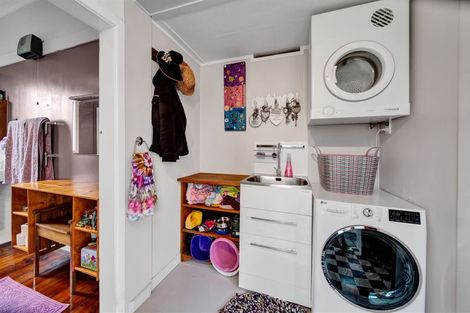 Photo of property in 20 Douglas Street, Hawera, 4610