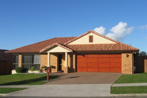 Photo of property in 12 Craigavon Drive, East Tamaki, Auckland, 2013