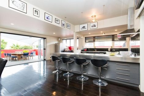 Photo of property in 104 Charles Street, Westshore, Napier, 4110