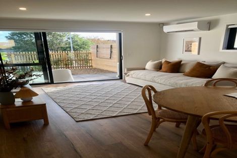 Photo of property in 4/35 Garadice Road, Rothesay Bay, Auckland, 0630