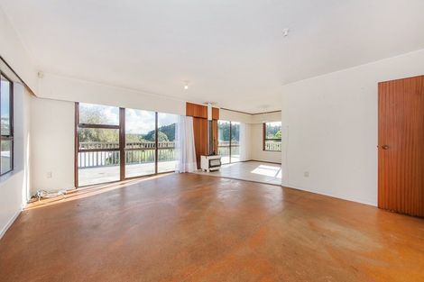 Photo of property in 11 Taioma Crescent, Te Atatu Peninsula, Auckland, 0610