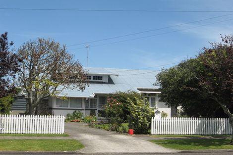 Photo of property in 3 College Street, Whanganui, 4500