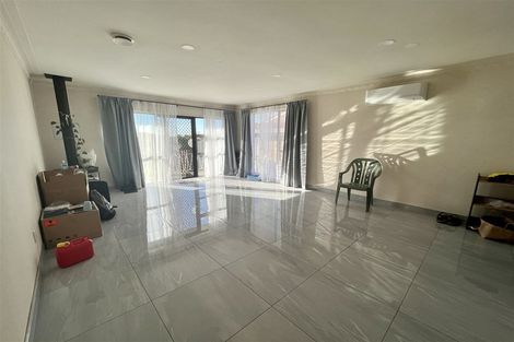 Photo of property in 3 Faith Bullock Place, New Lynn, Auckland, 0600