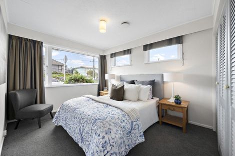 Photo of property in 18 Spenmoor Street, Newlands, Wellington, 6037