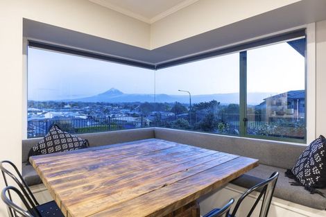 Photo of property in 9 Sandel Rise, Merrilands, New Plymouth, 4312