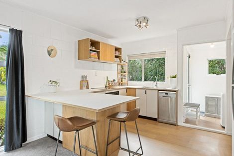 Photo of property in 1/15 Trojan Crescent, New Lynn, Auckland, 0600