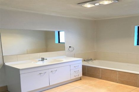 Photo of property in 99a Bolton Street, Blockhouse Bay, Auckland, 0600