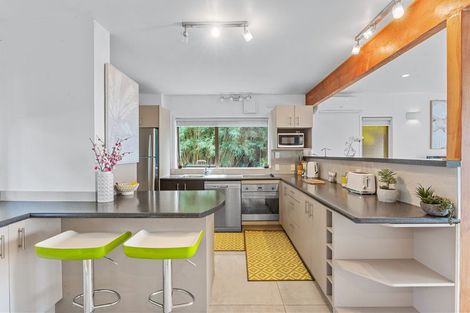 Photo of property in 1/813 East Coast Road, Northcross, Auckland, 0630