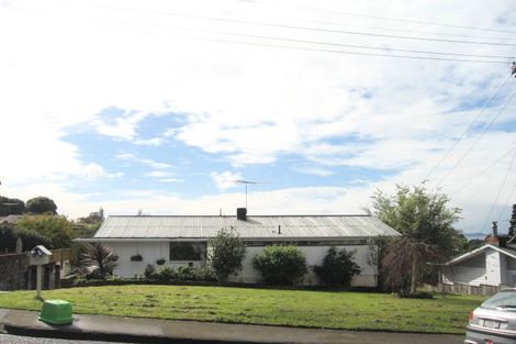 Photo of property in 32 Colmar Road, Mellons Bay, Auckland, 2014