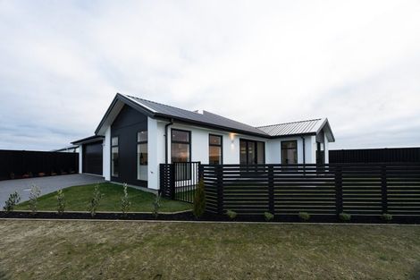 Photo of property in 35 Mcgarry Drive, Kaiapoi, 7630