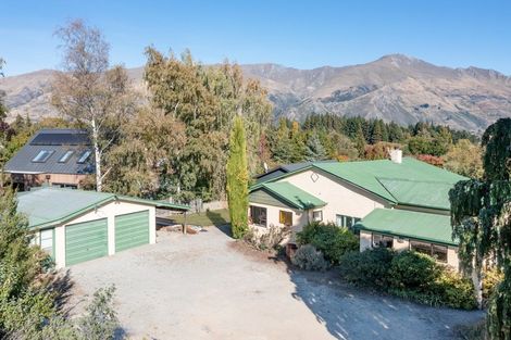 Photo of property in 142 Beacon Point Road, Wanaka, 9305