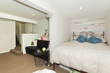 Photo of property in 39 Lyons Avenue, Murrays Bay, Auckland, 0630