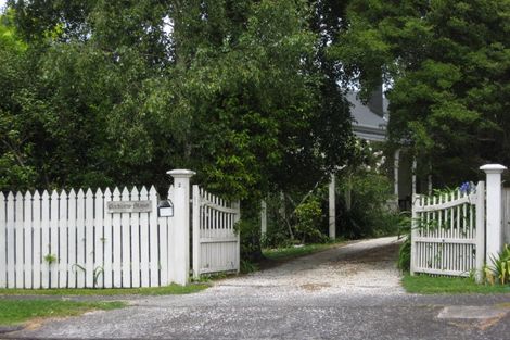 Photo of property in 1 Ashby Place, Pukekohe, 2120