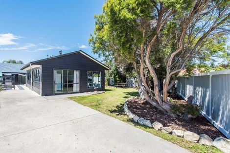 Photo of property in 2 Tillson Crescent, Motueka, 7120
