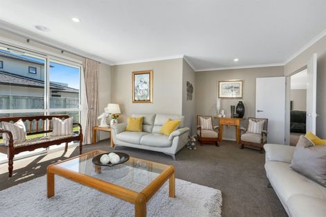 Photo of property in 86 Queen Charlotte Drive, Aotea, Porirua, 5024