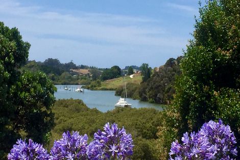 Photo of property in 106 Kemp Road, Massey, Auckland, 0614