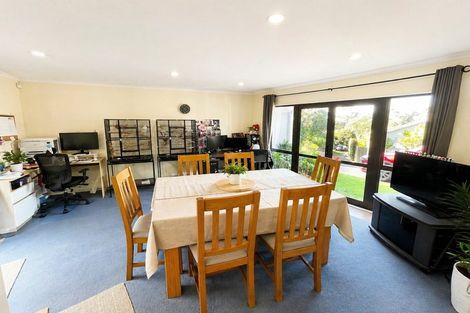 Photo of property in 30 Langana Avenue, Browns Bay, Auckland, 0630