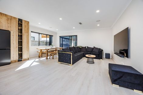 Photo of property in 74 Tir Conaill Avenue, Flat Bush, Auckland, 2019