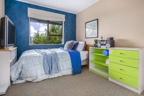 Photo of property in 5 Solway Place, Papakowhai, Porirua, 5024