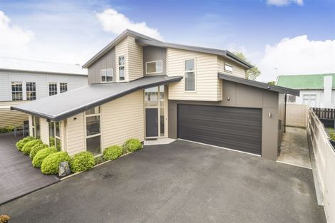 Photo of property in 394 College Street, Hokowhitu, Palmerston North, 4410
