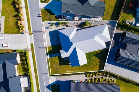 Photo of property in 4 Avalanche Place, Wanaka, 9305