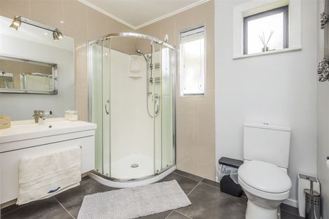 Photo of property in 6 Mclean Avenue, Papatoetoe, Auckland, 2025