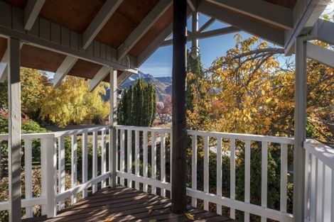 Photo of property in 2 Fox's Terrace, Arrowtown, 9302